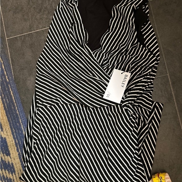 Bailey 44 Tiva Striped Sleeveless Dress With Flattering Fit Size L NWT - Picture 9 of 10